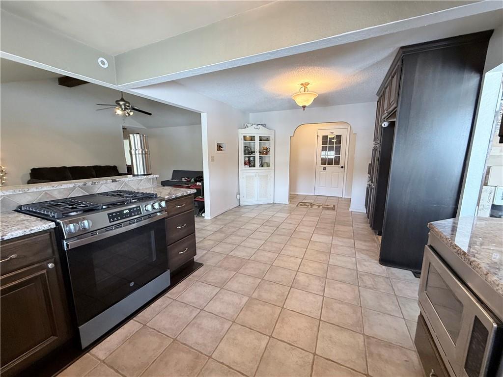 3040 Regency Drive Independence, KS 67301 - Photo 2 of 31