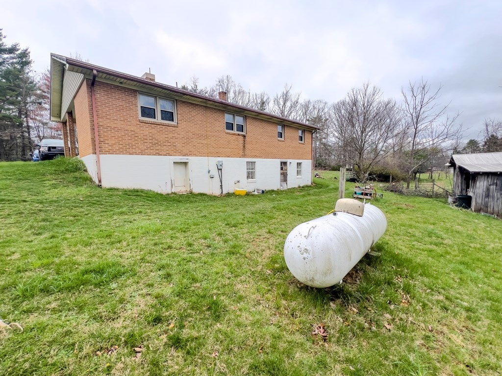 730 Wildcat Road Hillsville, VA 24343 - Photo 34 of 42 Gallery Image 34