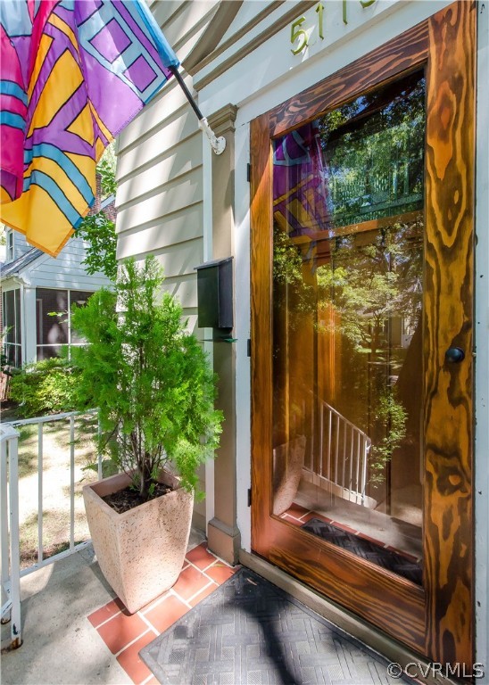 5113 Devonshire Road Richmond, VA 23225 - Photo 3 of 30 Gorgeous wooden storm door