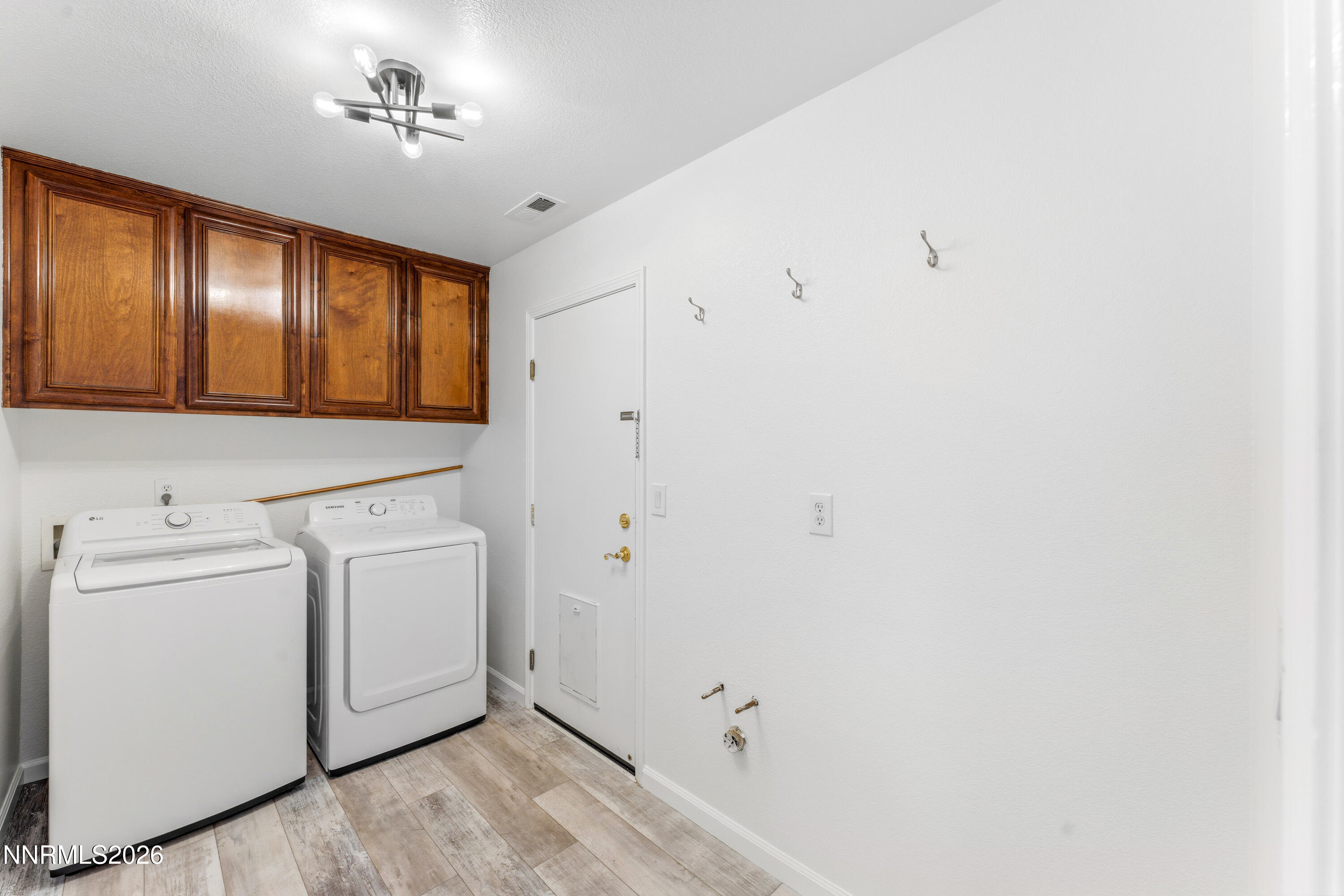 10548 Twin Bridges Way Reno, NV 89521 - Photo 35 of 71 13- Laundry Room