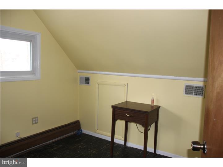 20 Geranium Road Levittown, PA 19057 - Photo 14 of 22 Bedroom 4