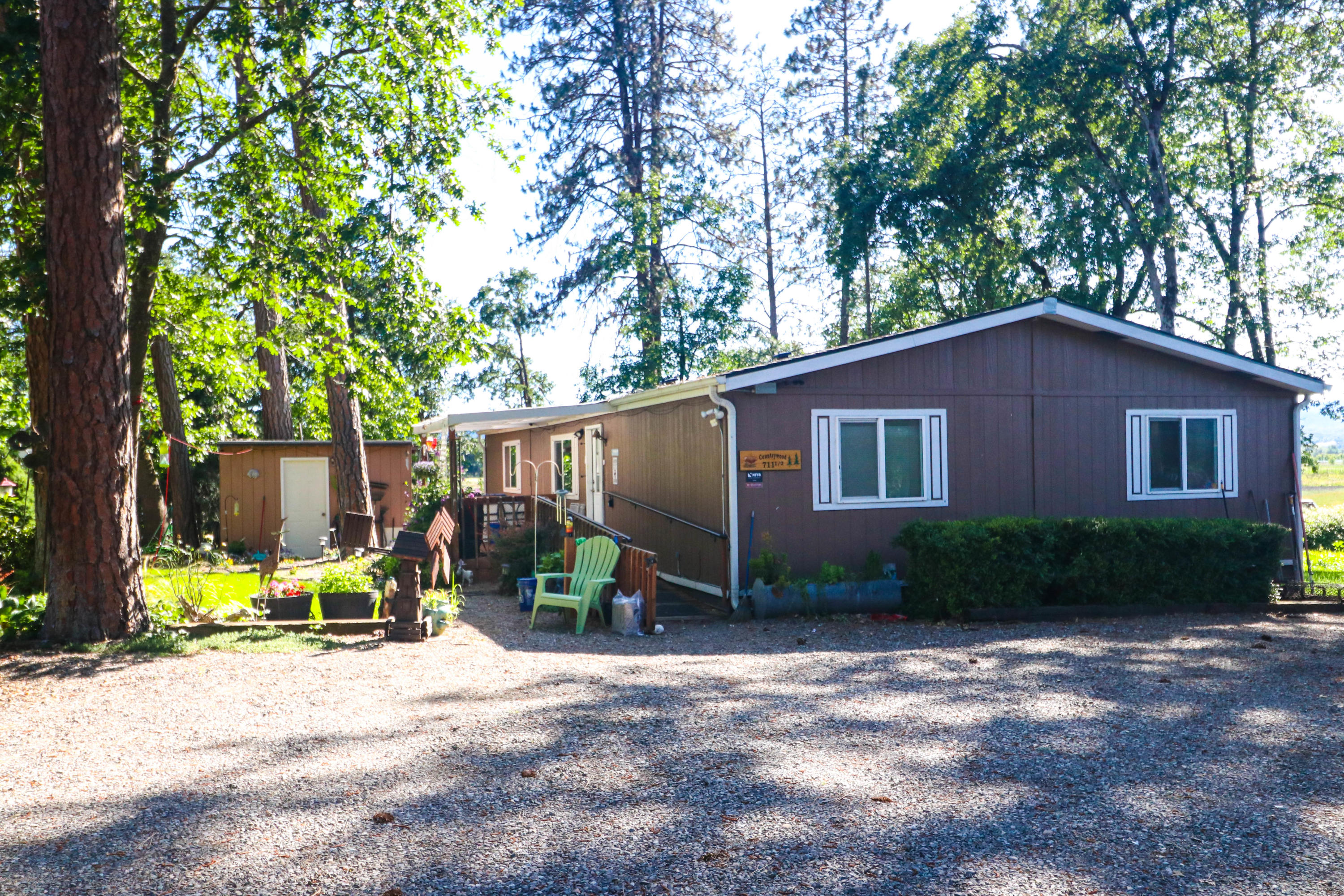 711 Gibbon Road Central Point, OR 97502 - Photo 7 of 30 711 Gibbon Road (7 of 26)