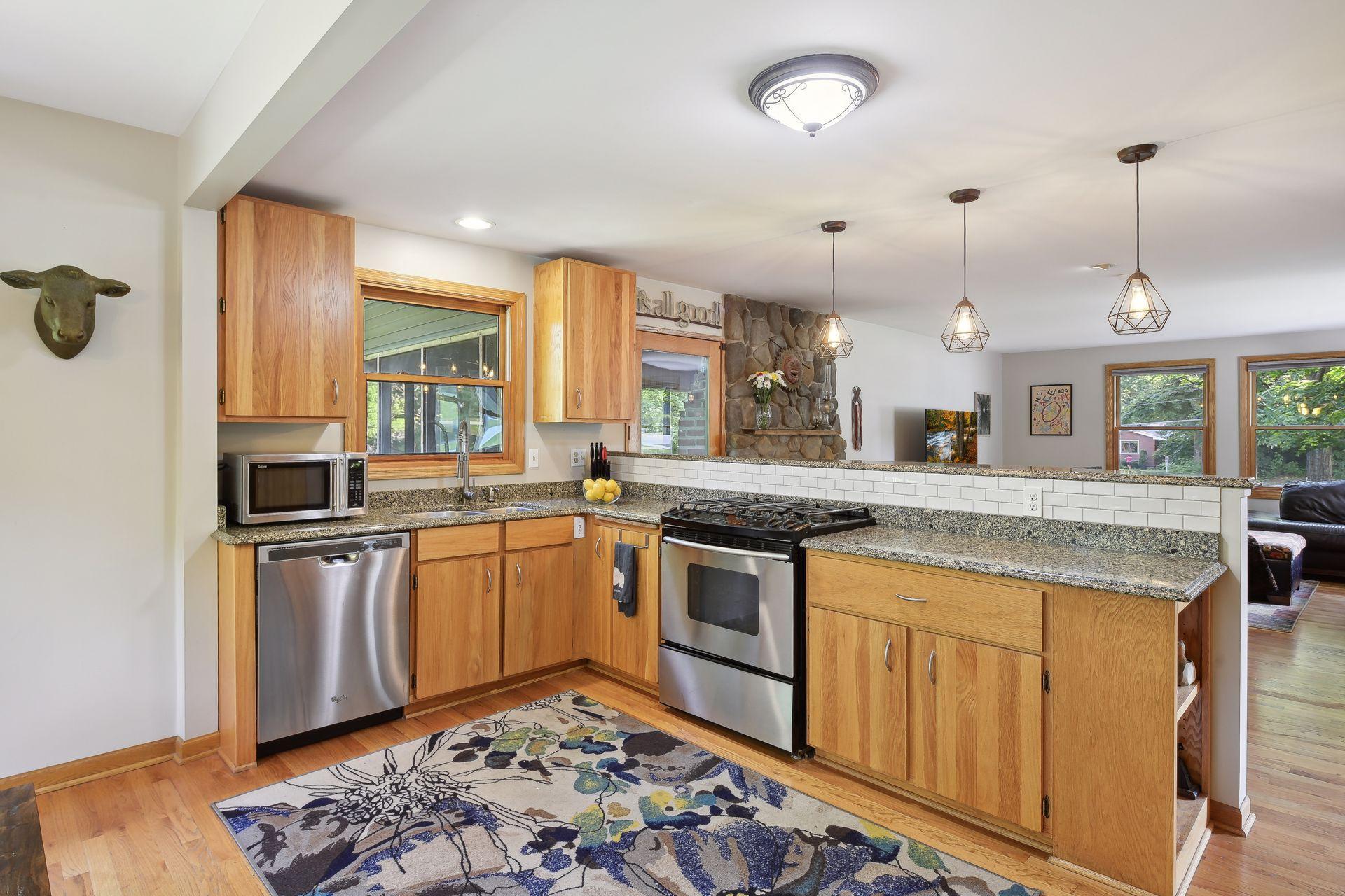 614 Glencoe Road Excelsior, MN 55331 - Photo 13 of 53
