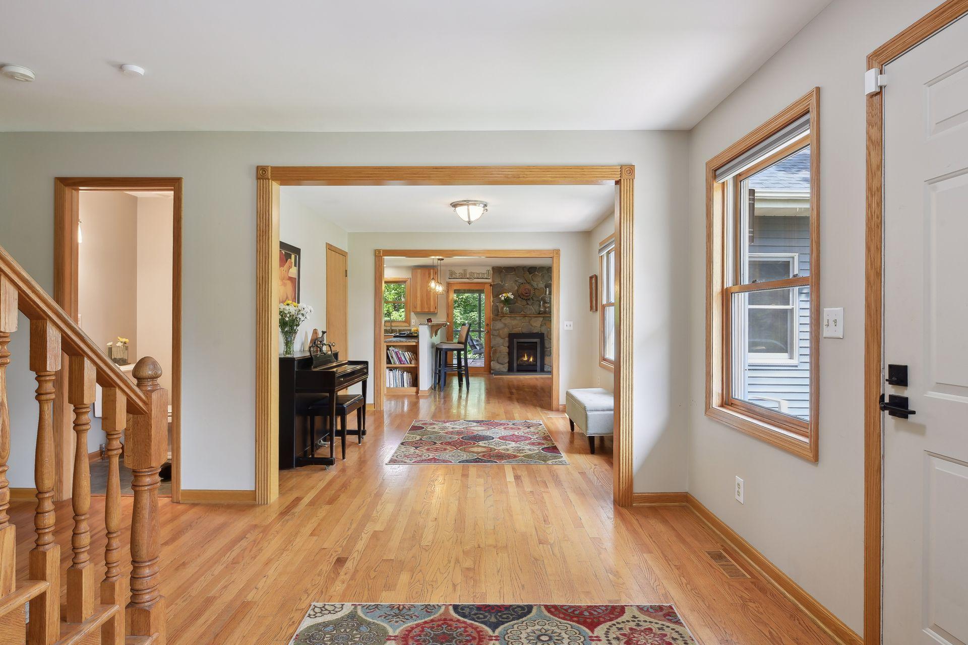 614 Glencoe Road Excelsior, MN 55331 - Photo 4 of 53