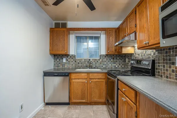 $2,250 | 506 Fox Run Lane, Carmel, NY 10512