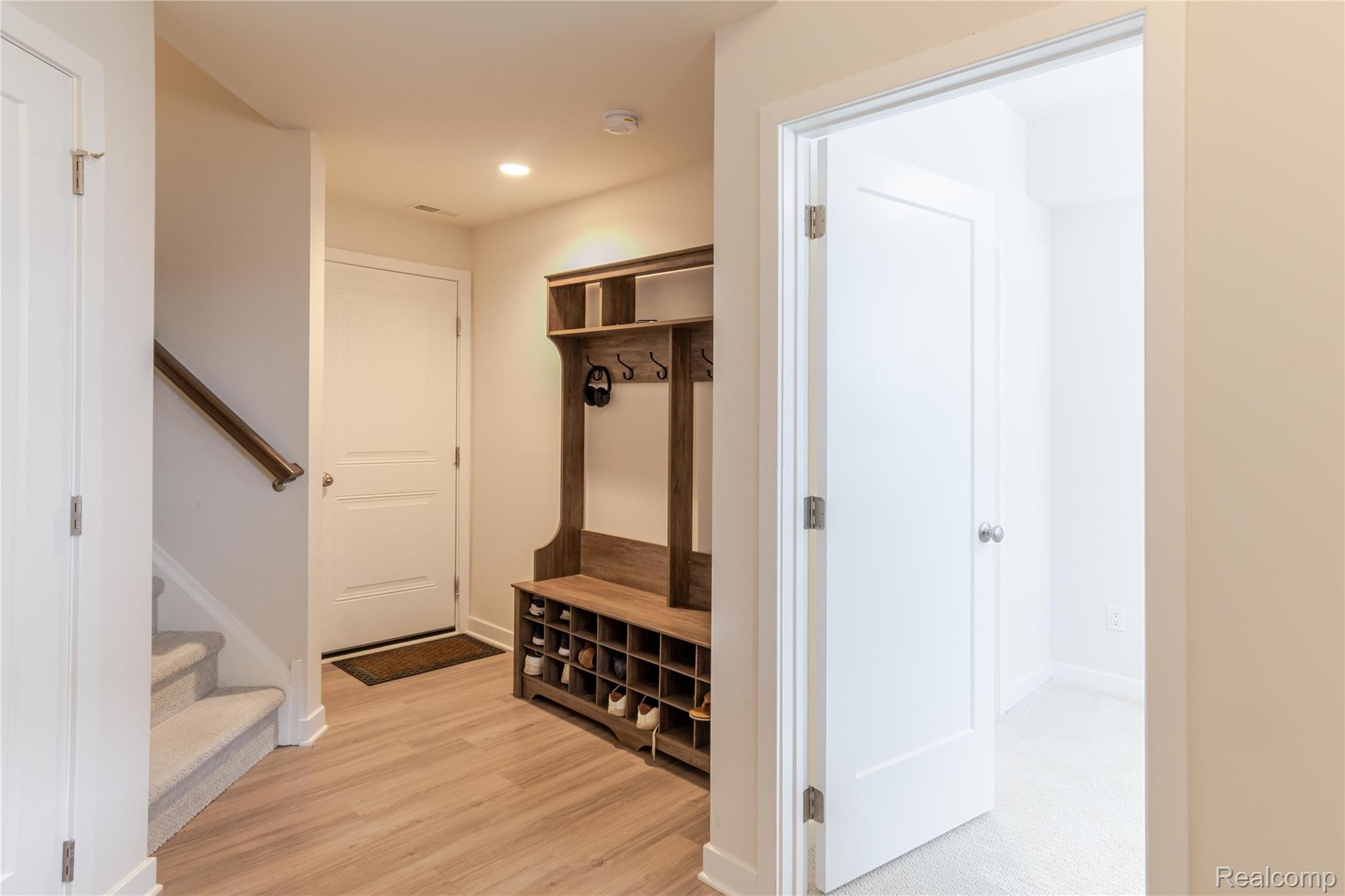 2963 Aughton Road Ann Arbor, MI 48105 - Photo 5 of 46 2963 Aughton-7.jpg