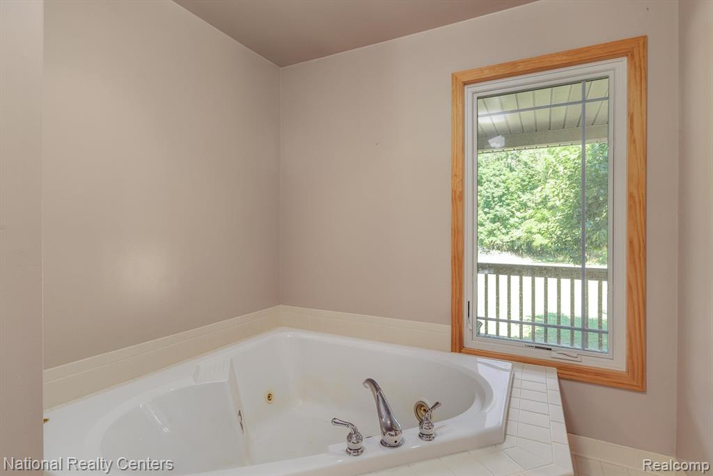 68905 8 Mile Road South Lyon, MI 48178 - Photo 33 of 72 Gallery Image 33