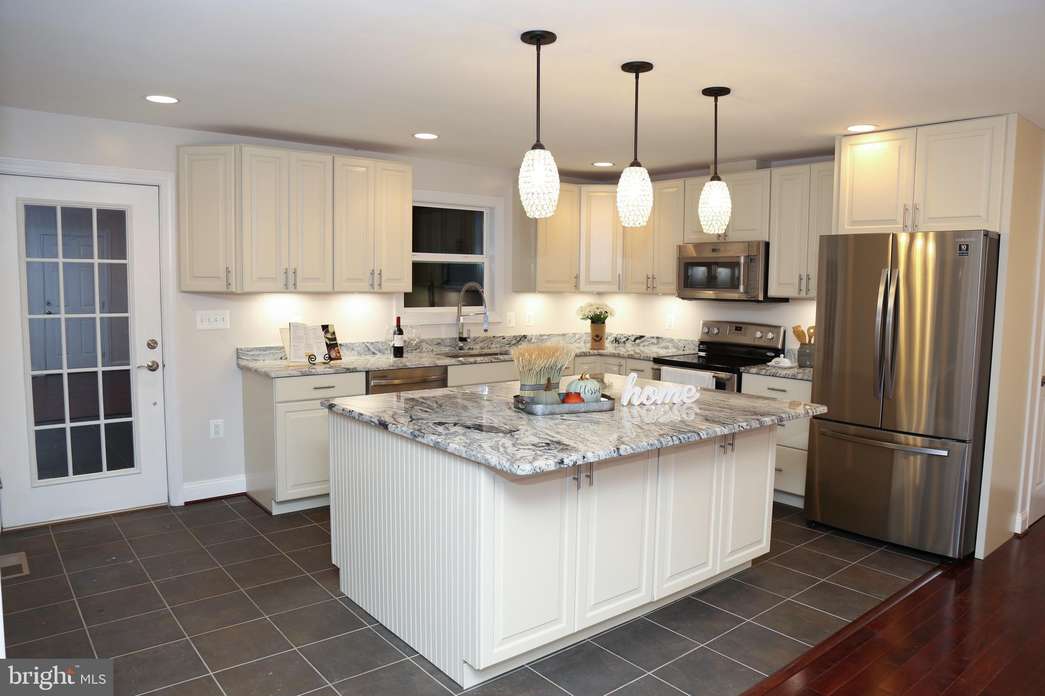 11902 Smithfield Road Manassas, VA 20112 - Photo 3 of 38 Kitchen
