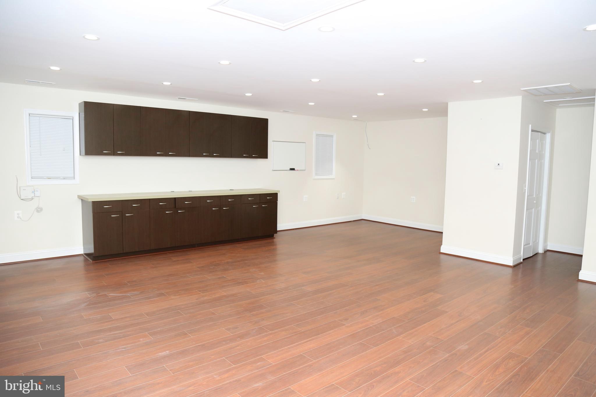 11902 Smithfield Road Manassas, VA 20112 - Photo 33 of 38 Detached room/Office