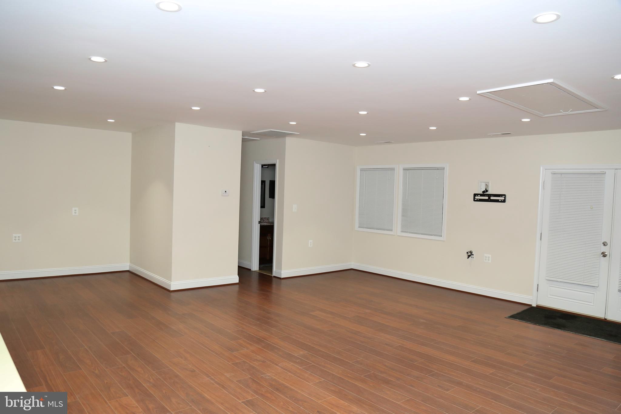 11902 Smithfield Road Manassas, VA 20112 - Photo 34 of 38 Detached Room/ Office