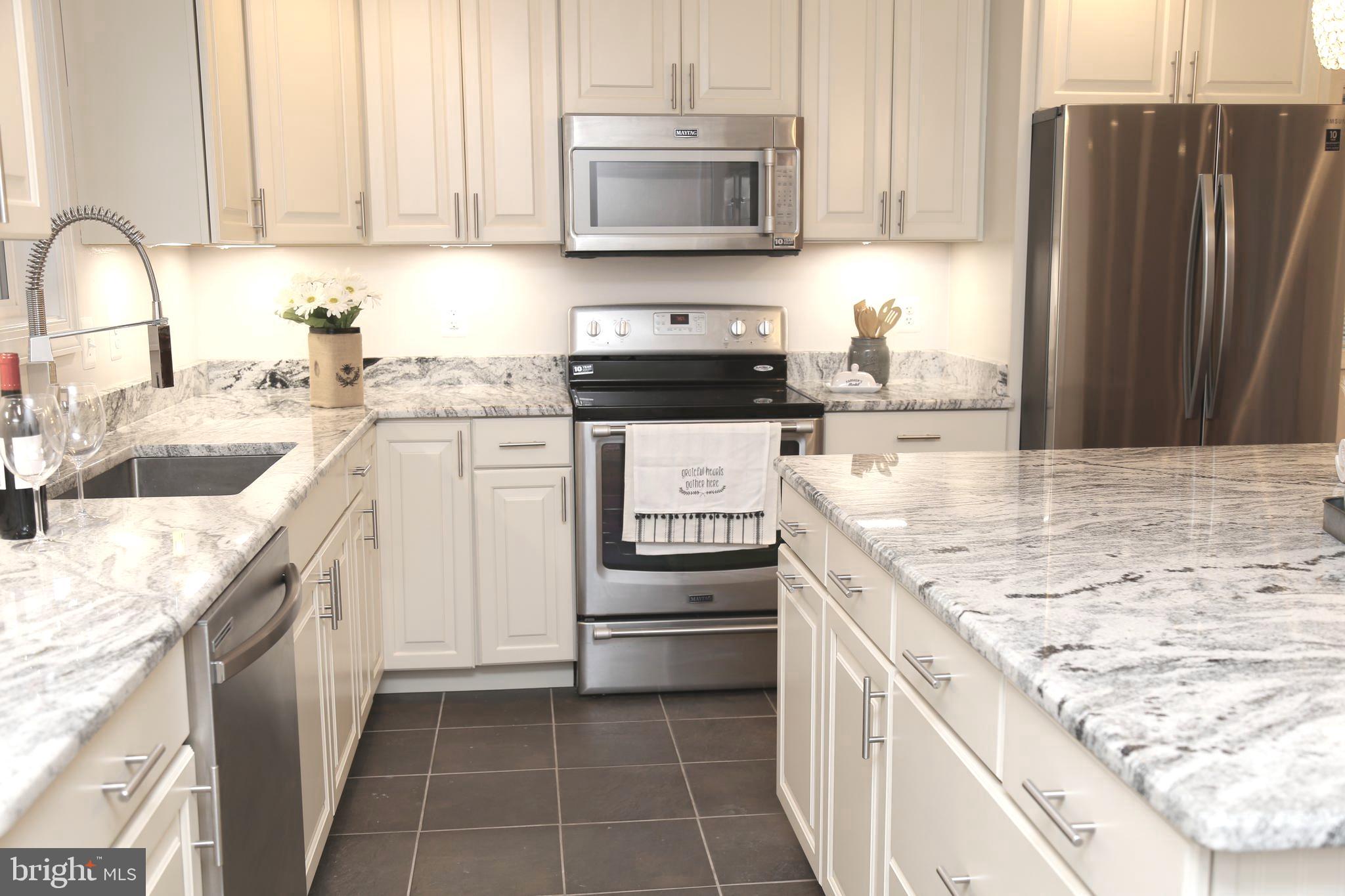 11902 Smithfield Road Manassas, VA 20112 - Photo 5 of 38 Granite countertops