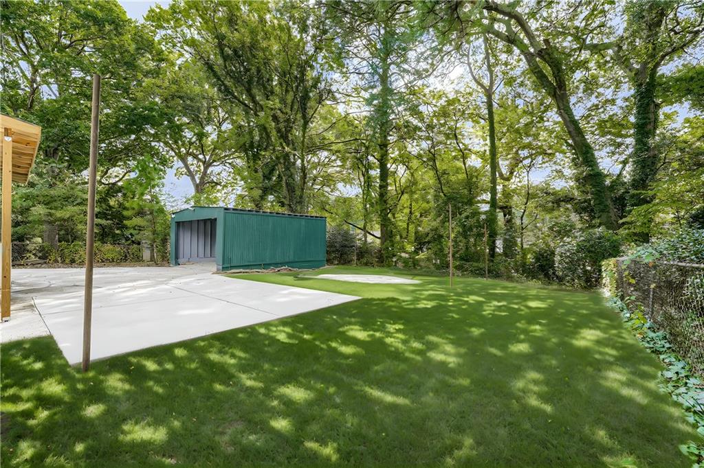 458 Shannon Drive Southwest Atlanta, GA 30310 - Photo 25 of 28 a view of a backyard