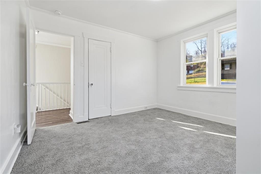 4423 Outlook Drive West Mifflin, PA 15122 - Photo 14 of 31