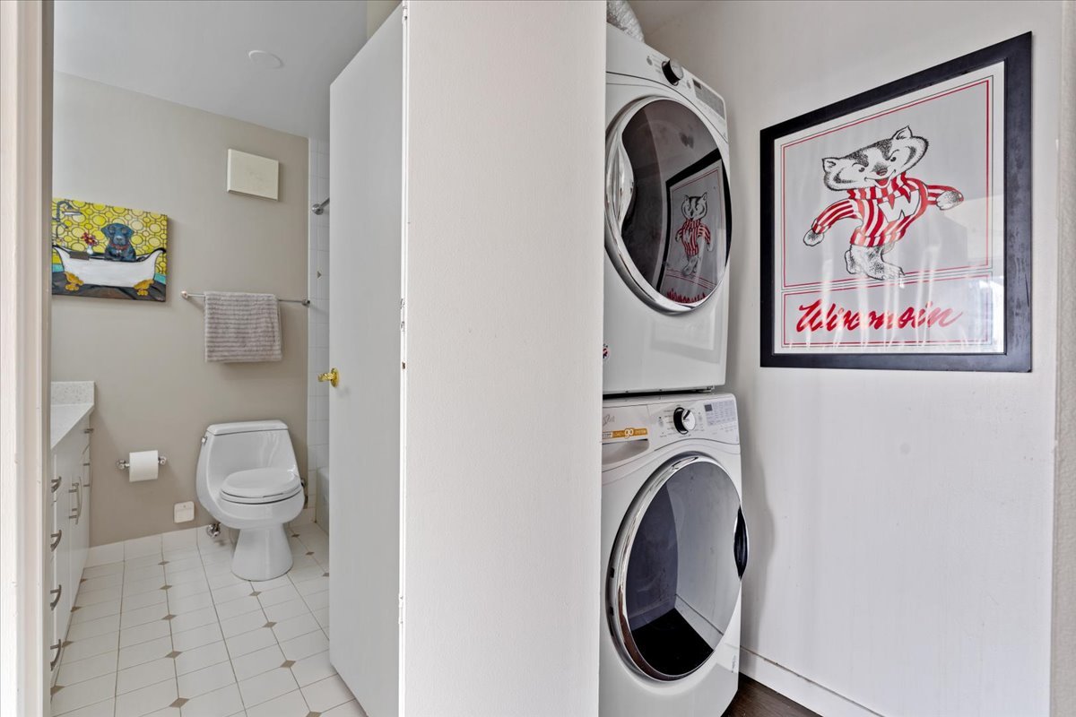 111 East Chestnut Street, Unit 34J Chicago, IL 60611 - Photo 16 of 23