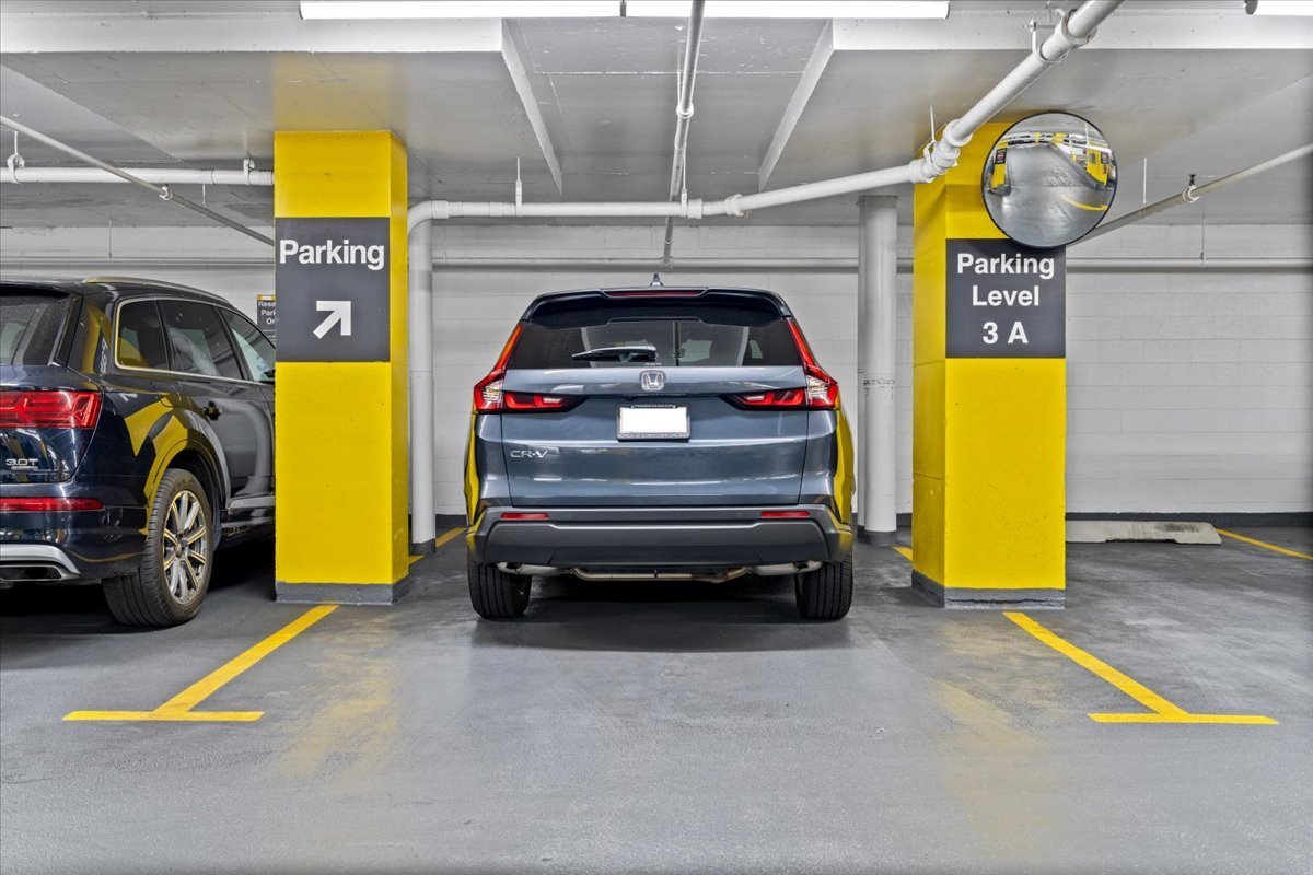 111 East Chestnut Street, Unit 34J Chicago, IL 60611 - Photo 22 of 23