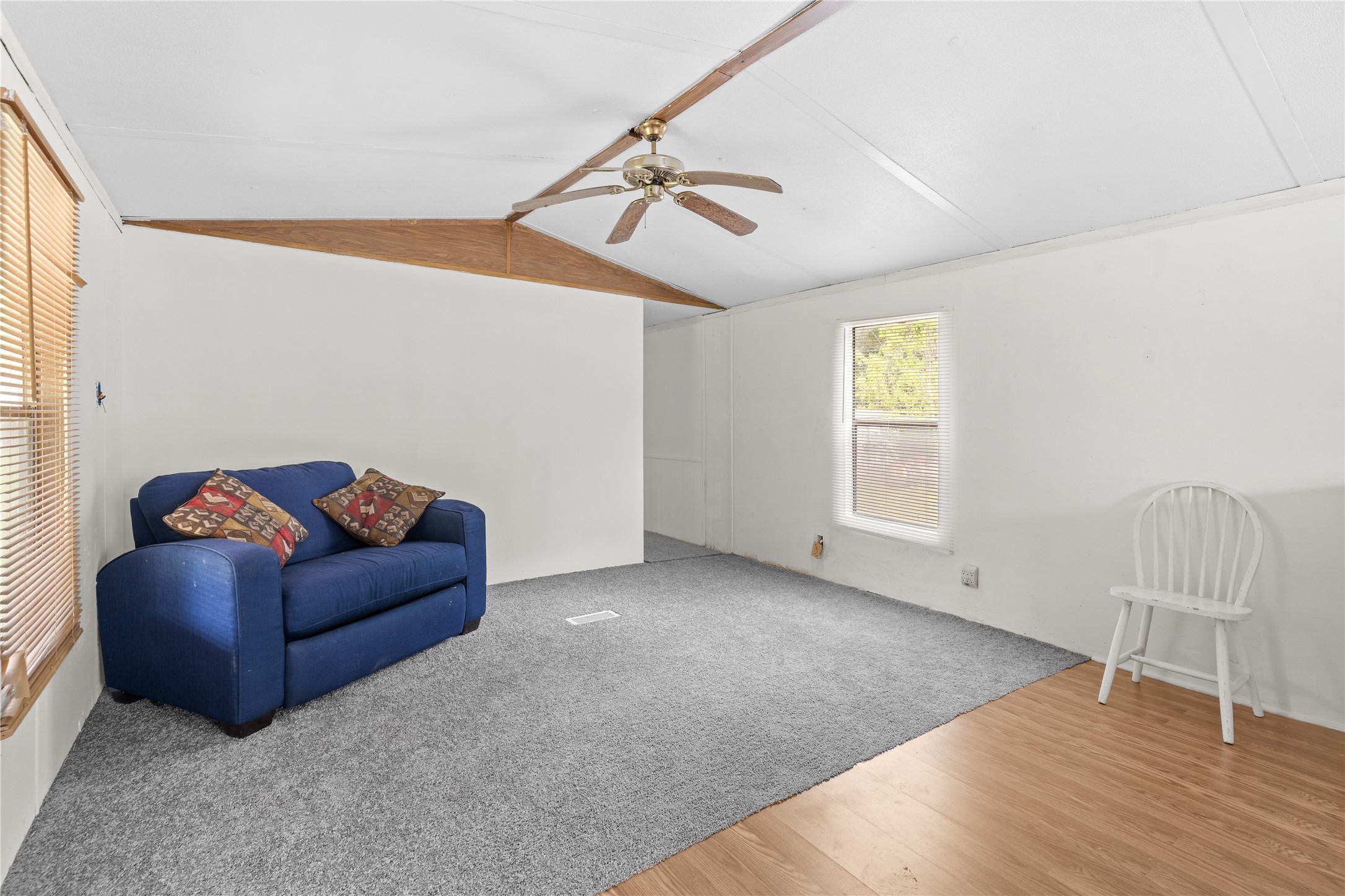 370 Lakeside Drive Trinity, TX 75862 - Photo 7 of 23 a living room with furniture and a window