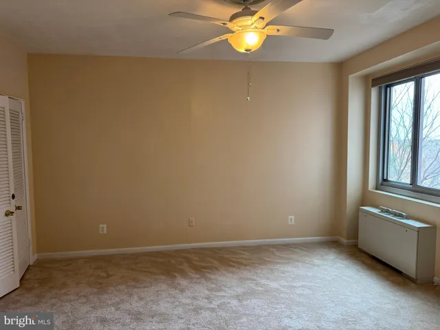 a view of empty room with window