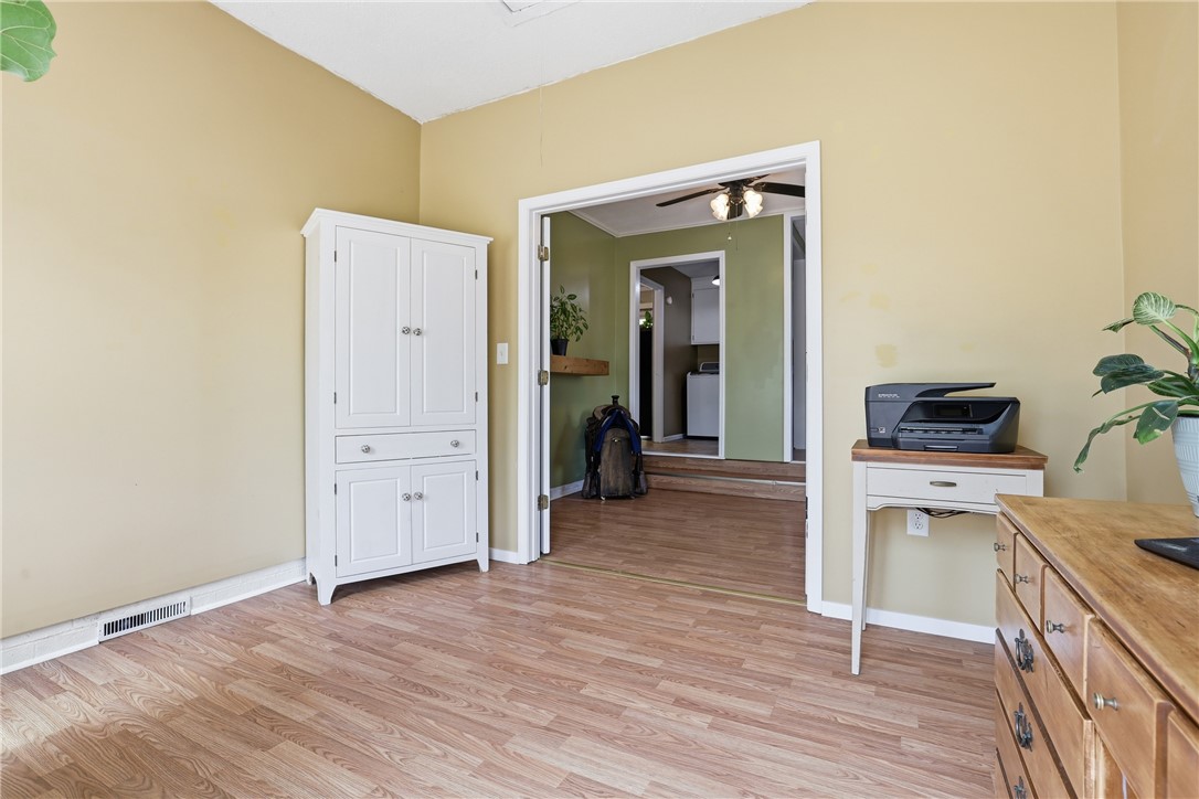 904 New Prospect Church Road Anderson, SC 29625 - Photo 14 of 31 This versatile room features warm flooring and a functional layout.