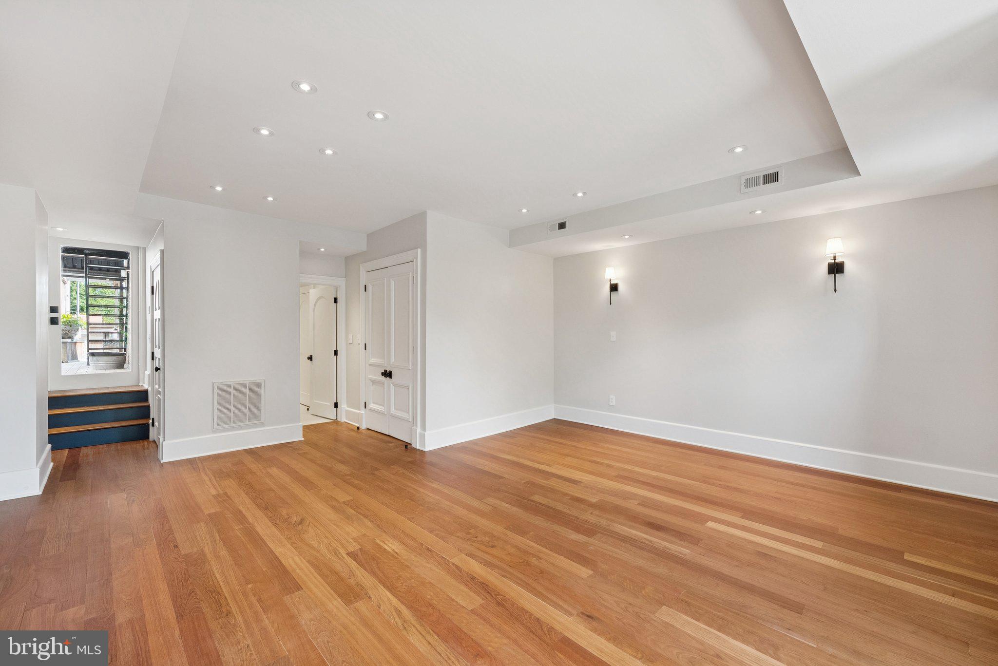 1849 Calvert Street Northwest Washington, DC 20009 - Photo 26 of 45 19' x 19'