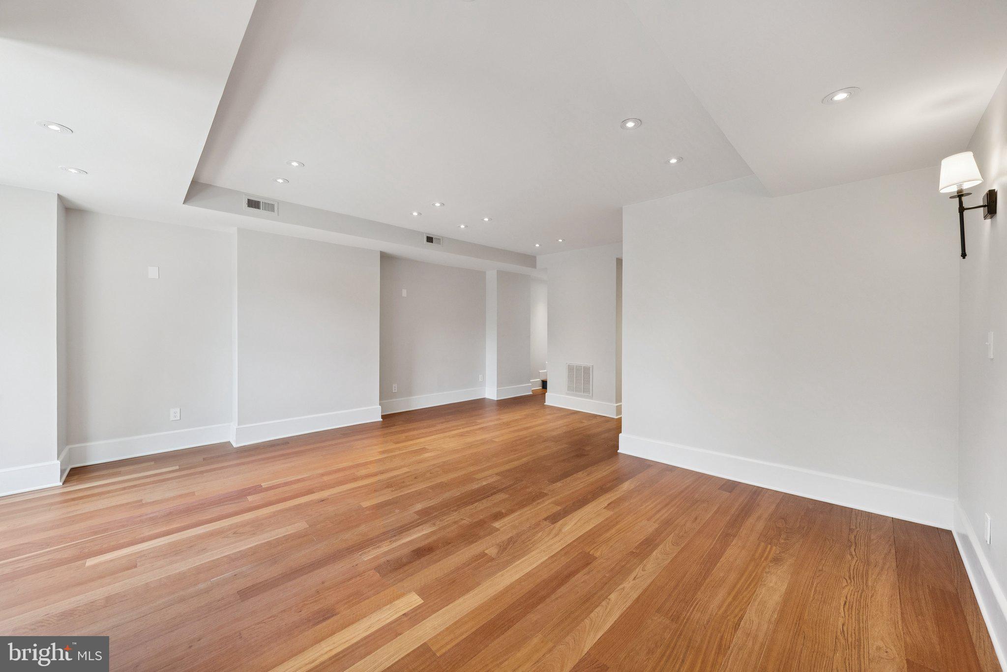 1849 Calvert Street Northwest Washington, DC 20009 - Photo 28 of 45 Gallery Image 28