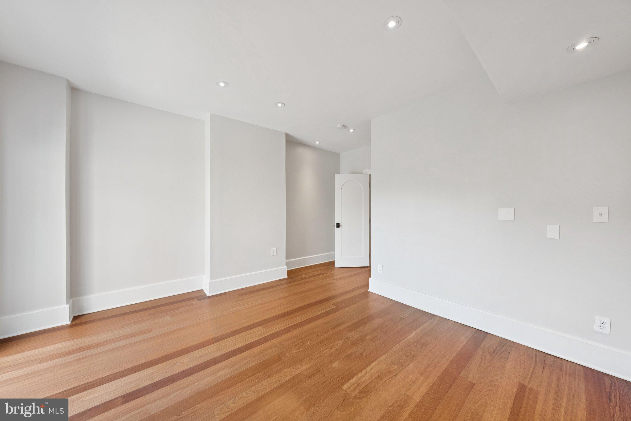 1849 Calvert Street Northwest Washington, DC 20009 - Photo 31 of 45 14' x 13'