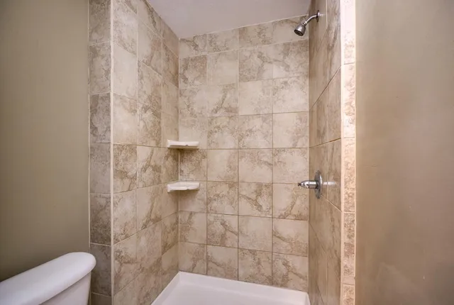 $2,025 | 2327 Cole Avenue Southeast, Unit A, Minneapolis, MN 55414