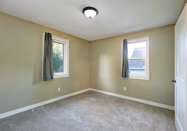 $2,025 | 2327 Cole Avenue Southeast, Unit A, Minneapolis, MN 55414