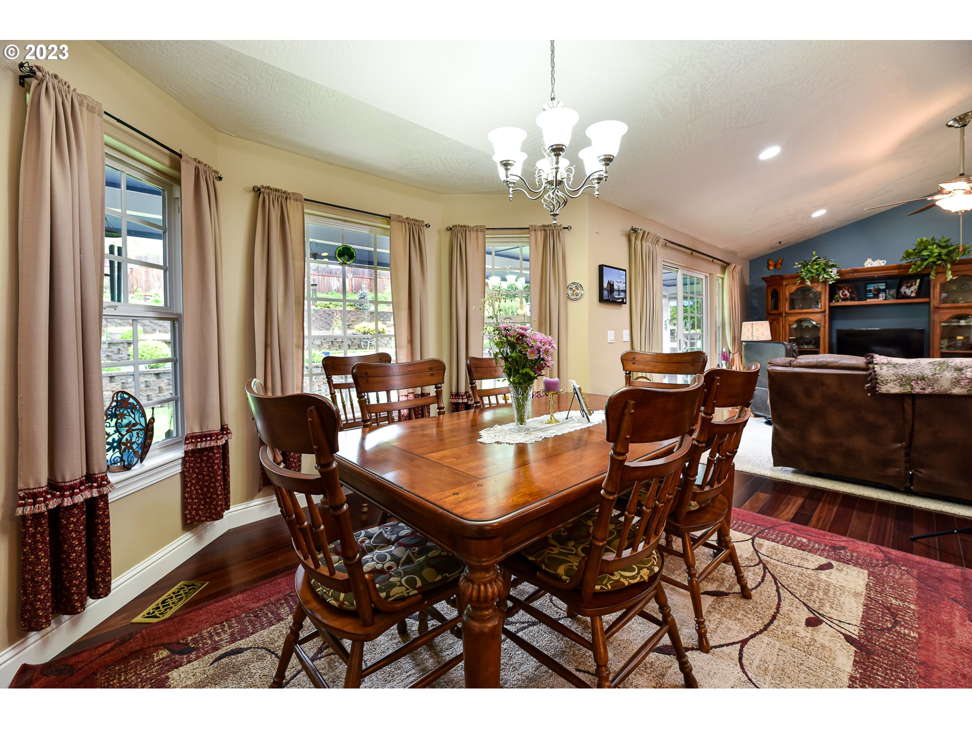 780 Fairview Loop Cottage Grove, OR 97424 - Photo 16 of 32 Dining Room