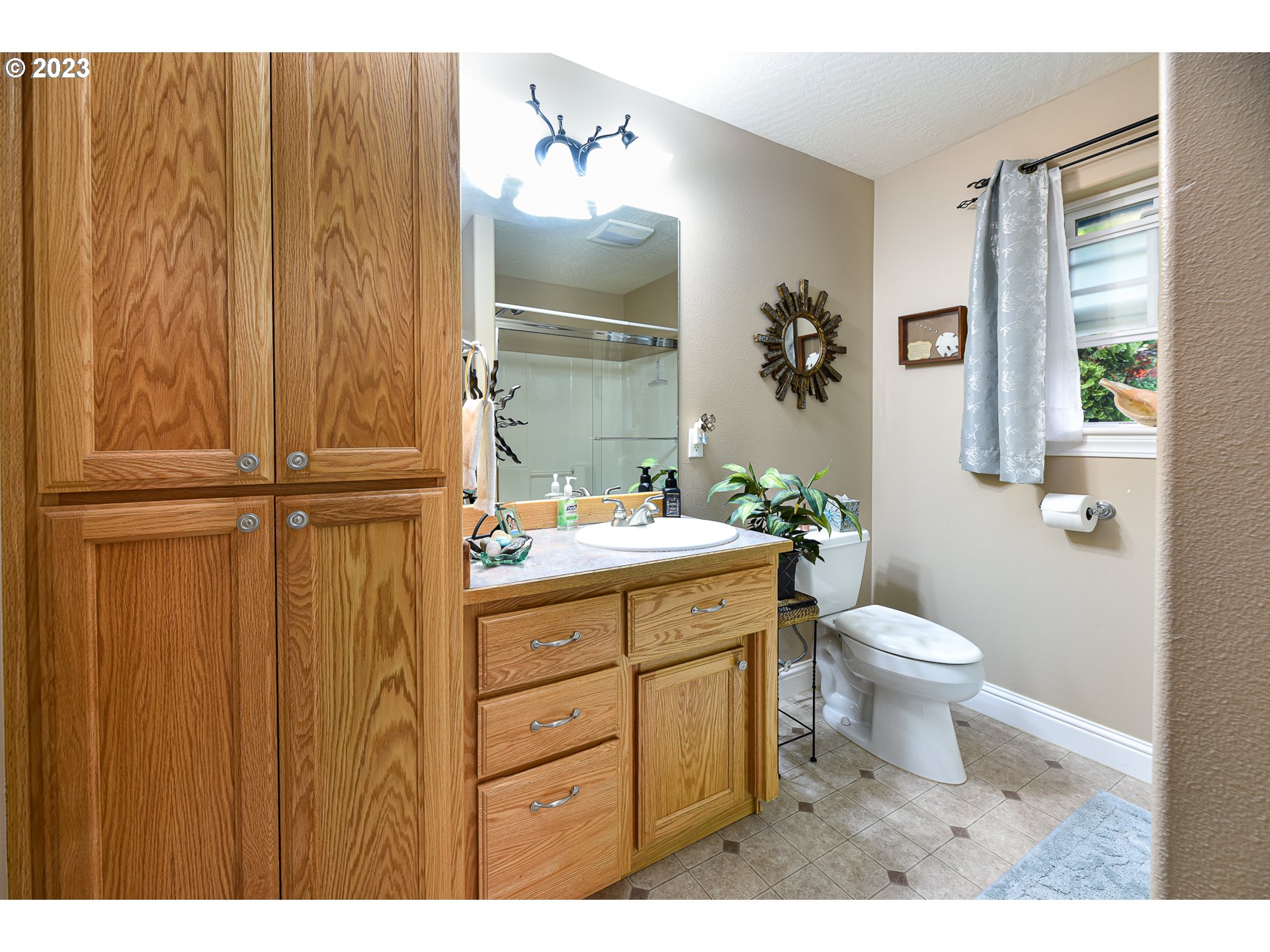 780 Fairview Loop Cottage Grove, OR 97424 - Photo 23 of 32 Bathroom