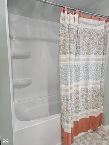 $124,900 | 1437 West 10th Street, Muncie, IN 47302