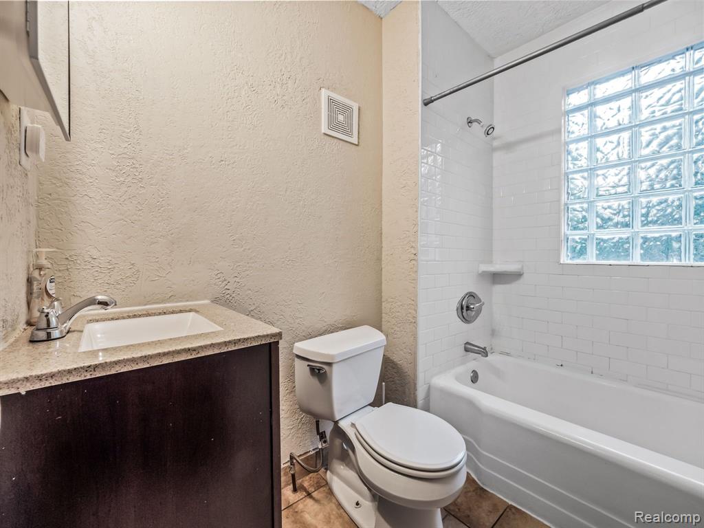 1789 Field Street Detroit, MI 48214 - Photo 42 of 49