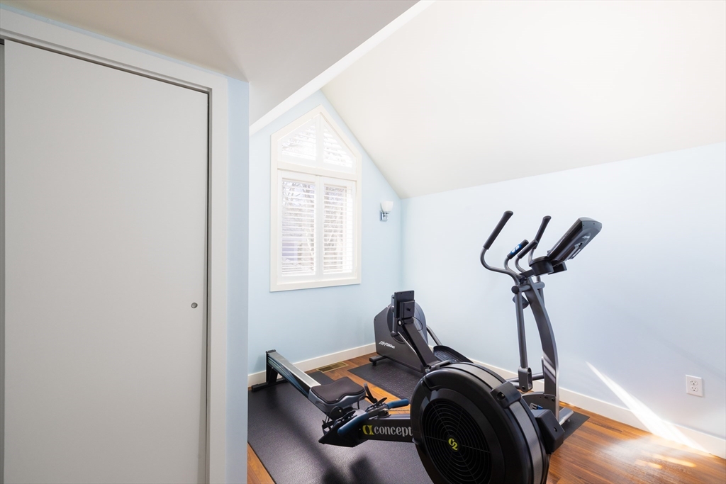 95 Beals Street, Unit 2 Brookline, MA 02446 - Photo 15 of 18