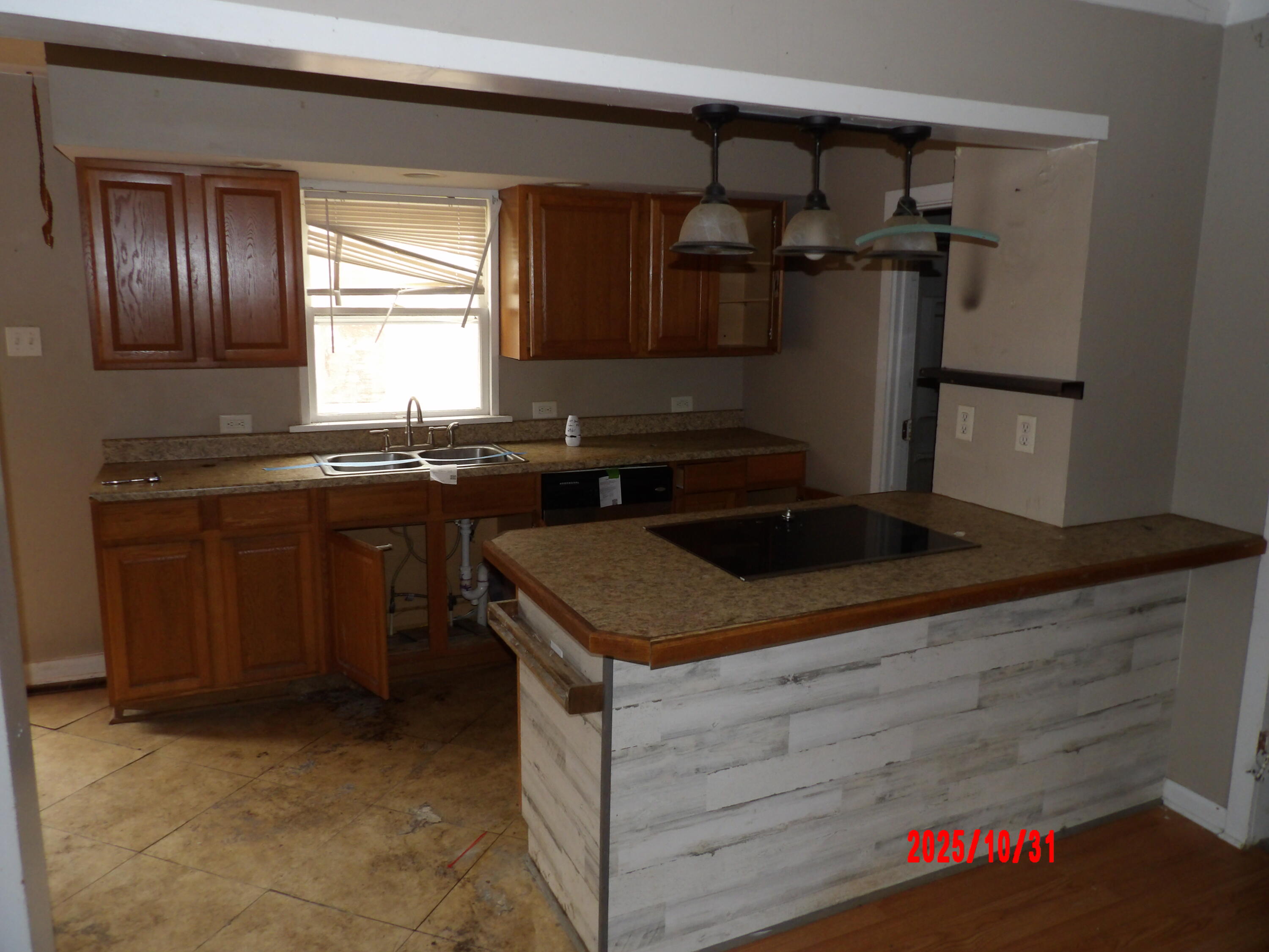 189 Banks Street Coloma, MI 49038 - Photo 5 of 11 100_0696