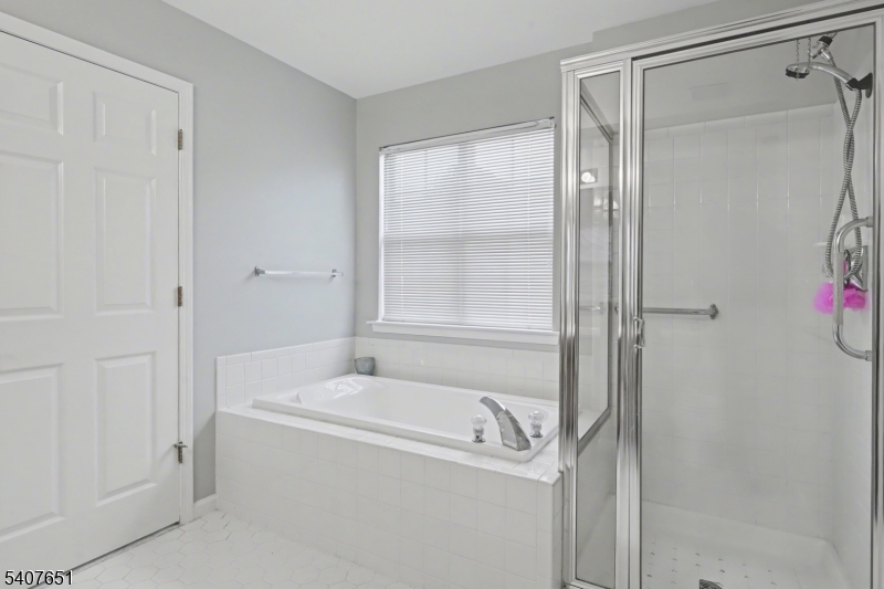 2401 Braddock Road Toms River, NJ 08755 - Photo 14 of 24