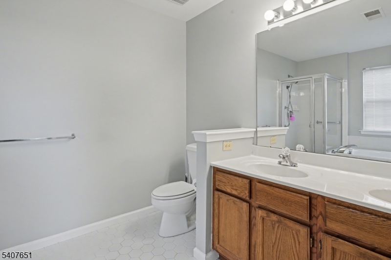 2401 Braddock Road Toms River, NJ 08755 - Photo 15 of 24