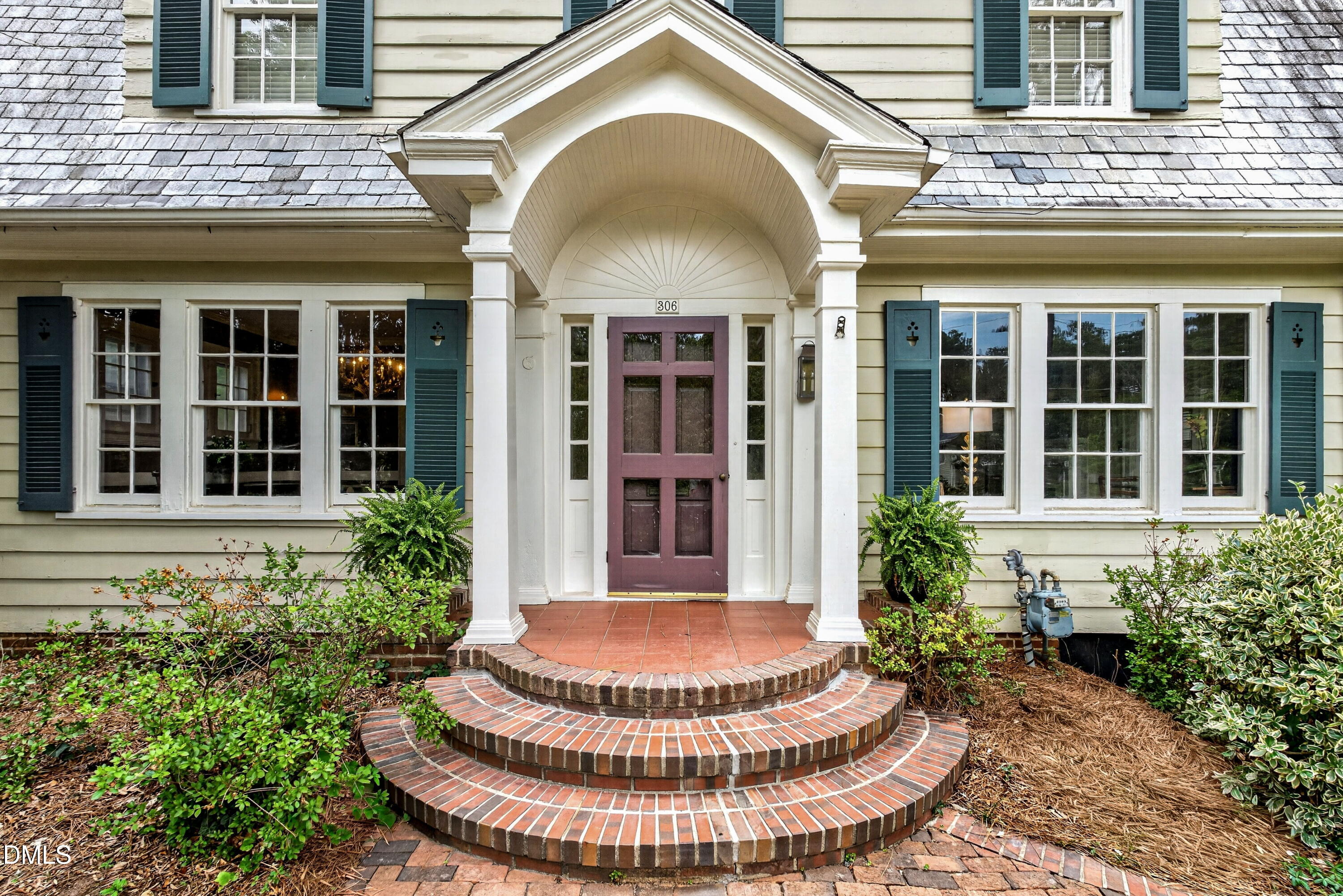 306 Hillcrest Road Raleigh, NC 27605 - Photo 6 of 27 virtual-tour-158496-photo-17816419314768