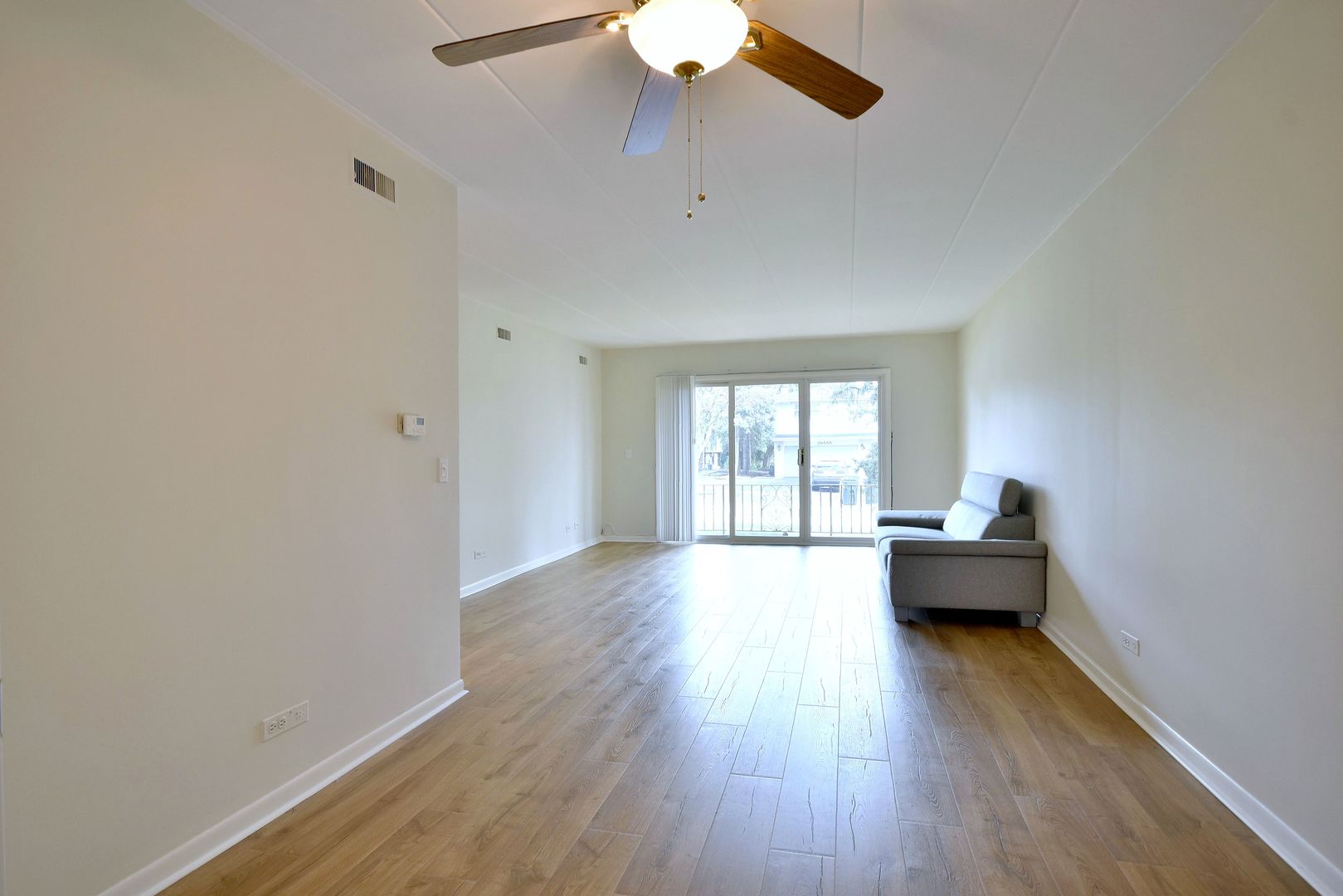 3-n550 Crown Road, Unit 9 Elmhurst, IL 60126 - Photo 14 of 28 Gallery Image 14