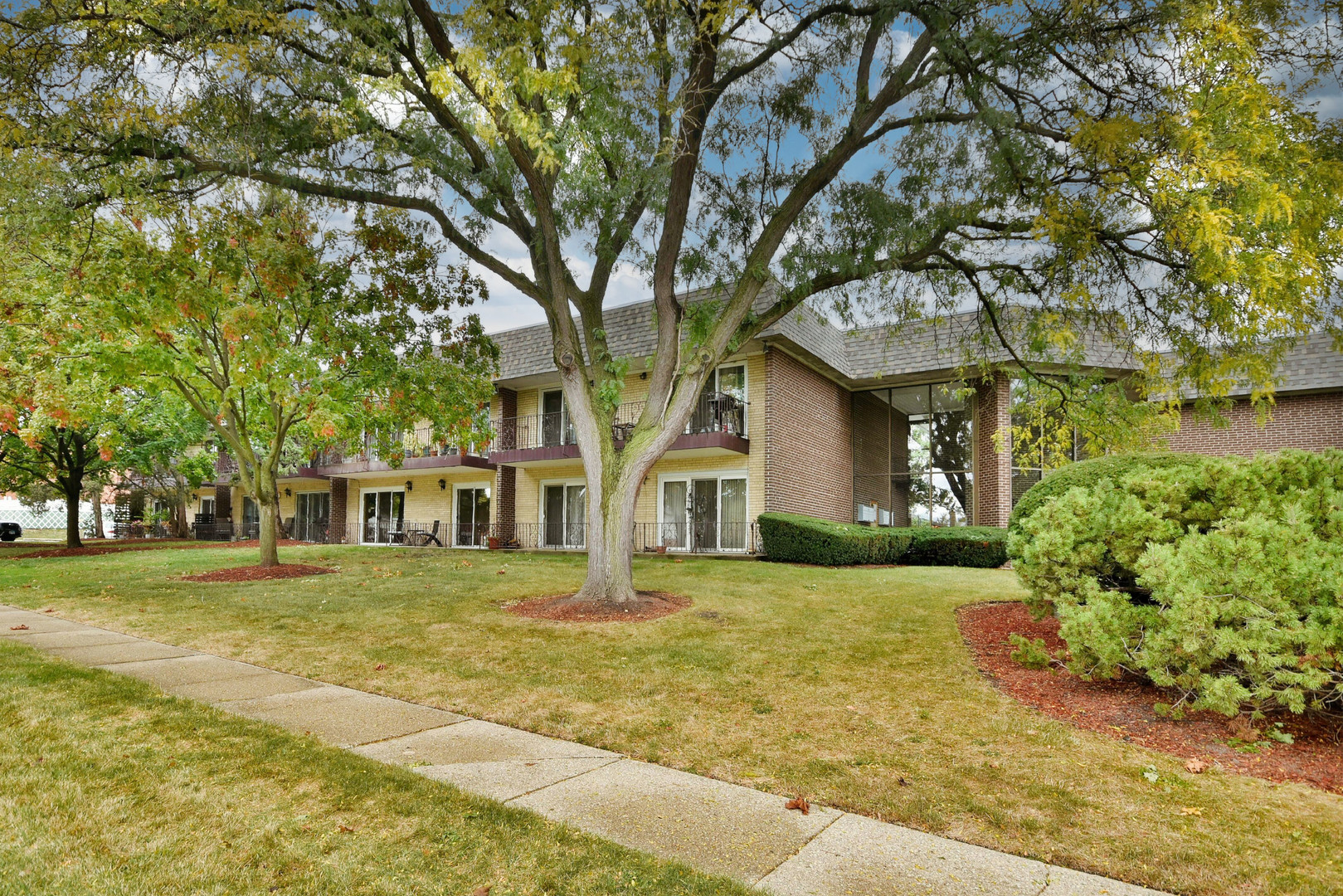 3-n550 Crown Road, Unit 9 Elmhurst, IL 60126 - Photo 27 of 28 Gallery Image 27