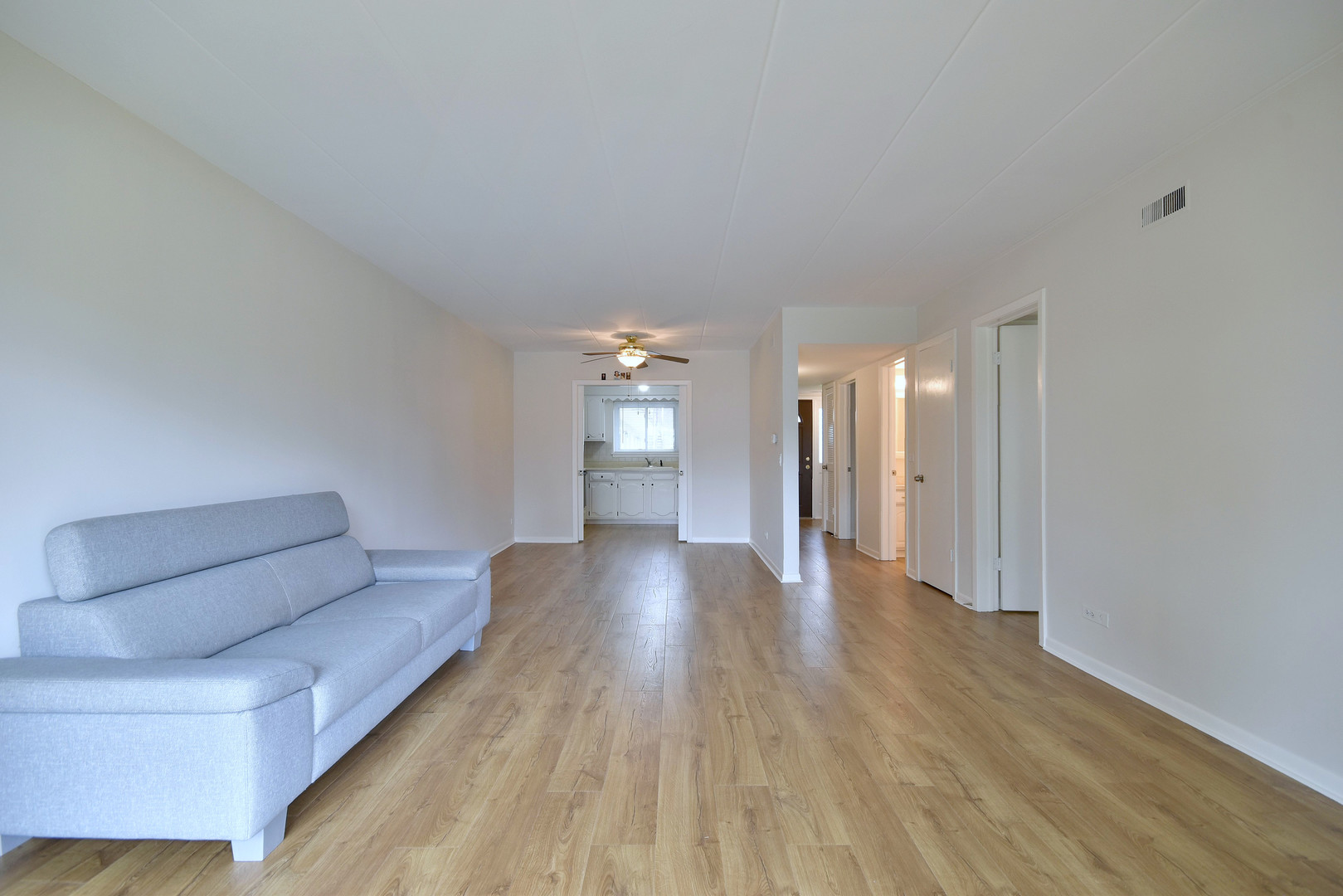 3-n550 Crown Road, Unit 9 Elmhurst, IL 60126 - Photo 7 of 28 Gallery Image 7