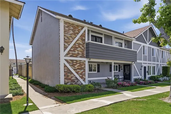 $739,900 | 3342 Bradbury Road, Unit 20, Los Alamitos, CA 90720