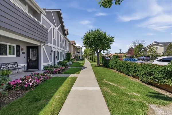 $739,900 | 3342 Bradbury Road, Unit 20, Los Alamitos, CA 90720