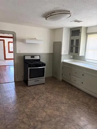 $1,500 | 532 Chalmette Street, Harvey, LA 70058