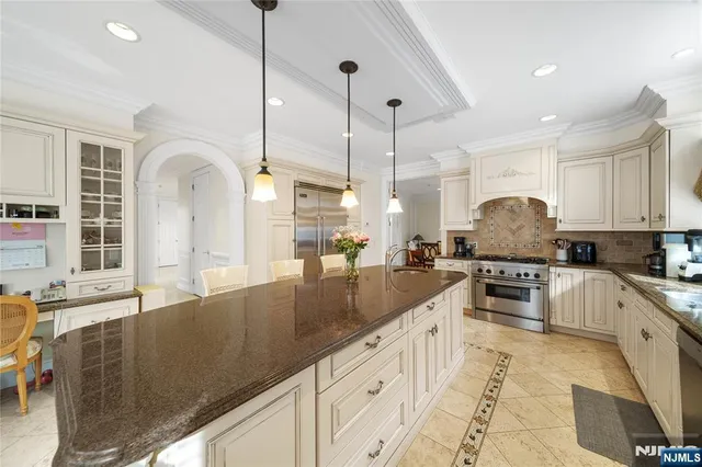 $3,750,000 | 21 Priscilla Lane, Englewood Cliffs, NJ 07632