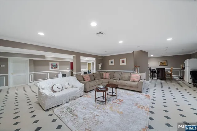 $3,750,000 | 21 Priscilla Lane, Englewood Cliffs, NJ 07632