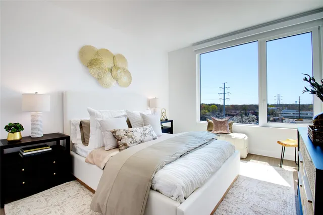 $5,225 | 333 Warner Avenue, Unit 301, Roslyn, NY 11577