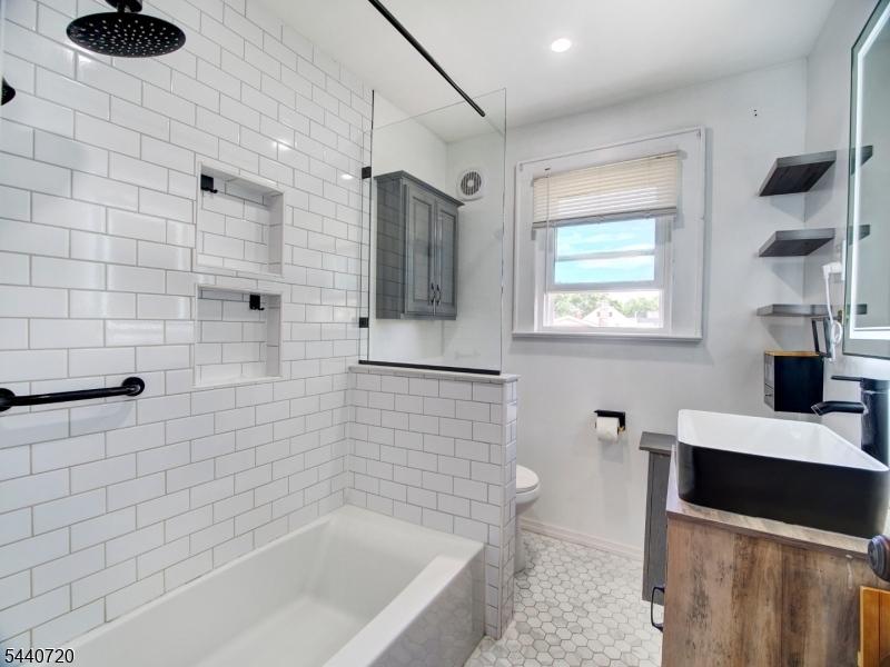 141 Parker Road Elizabeth, NJ 07208 - Photo 20 of 35
