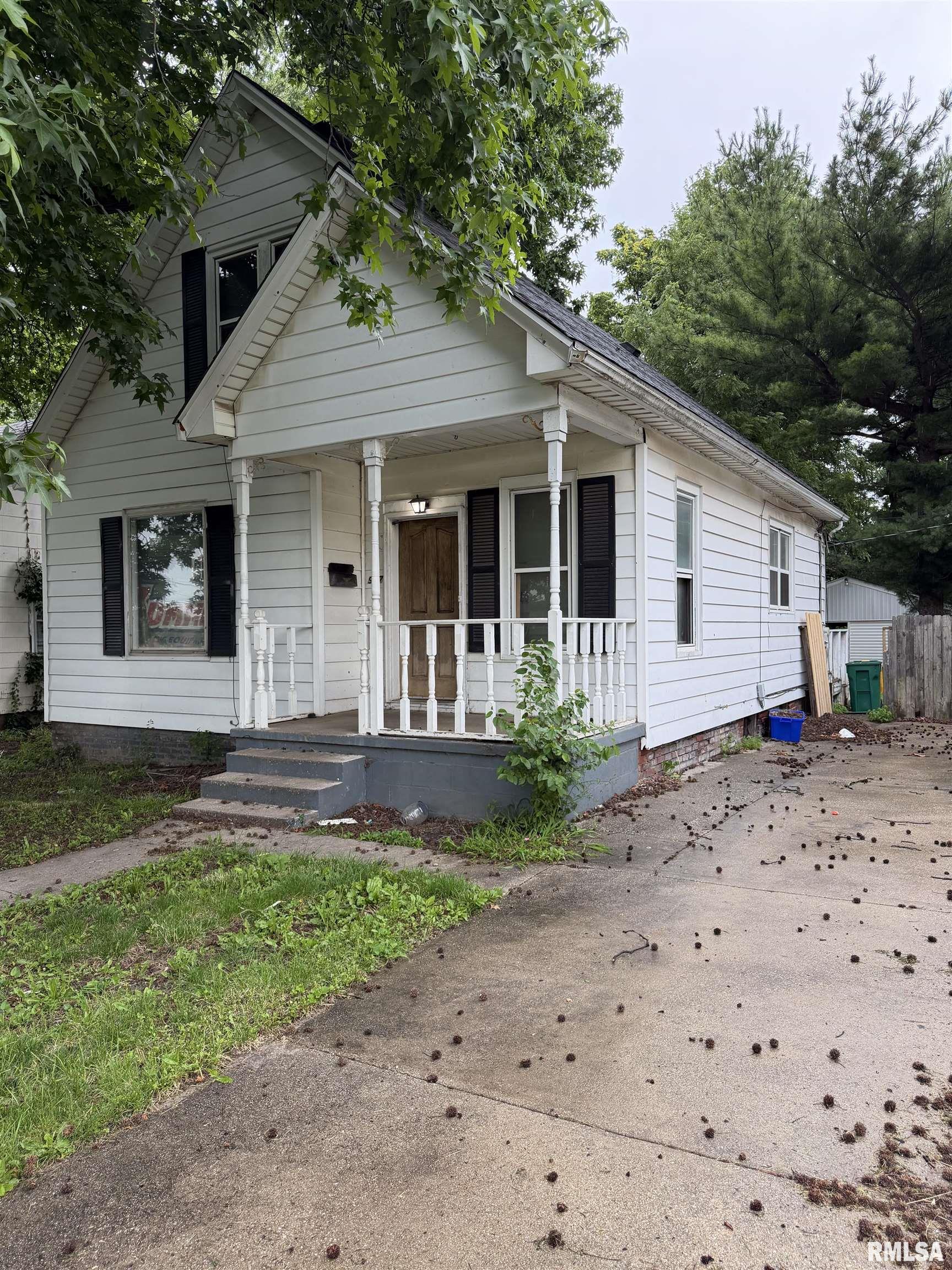 927 West Calhoun Avenue Springfield, IL 62702 - Photo 1 of 20