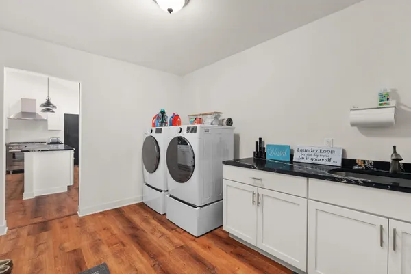 $939,900 | 11218 North Crocker Road, Brooklyn, WI 53521