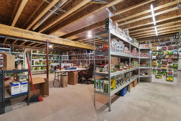 $939,900 | 11218 North Crocker Road, Brooklyn, WI 53521