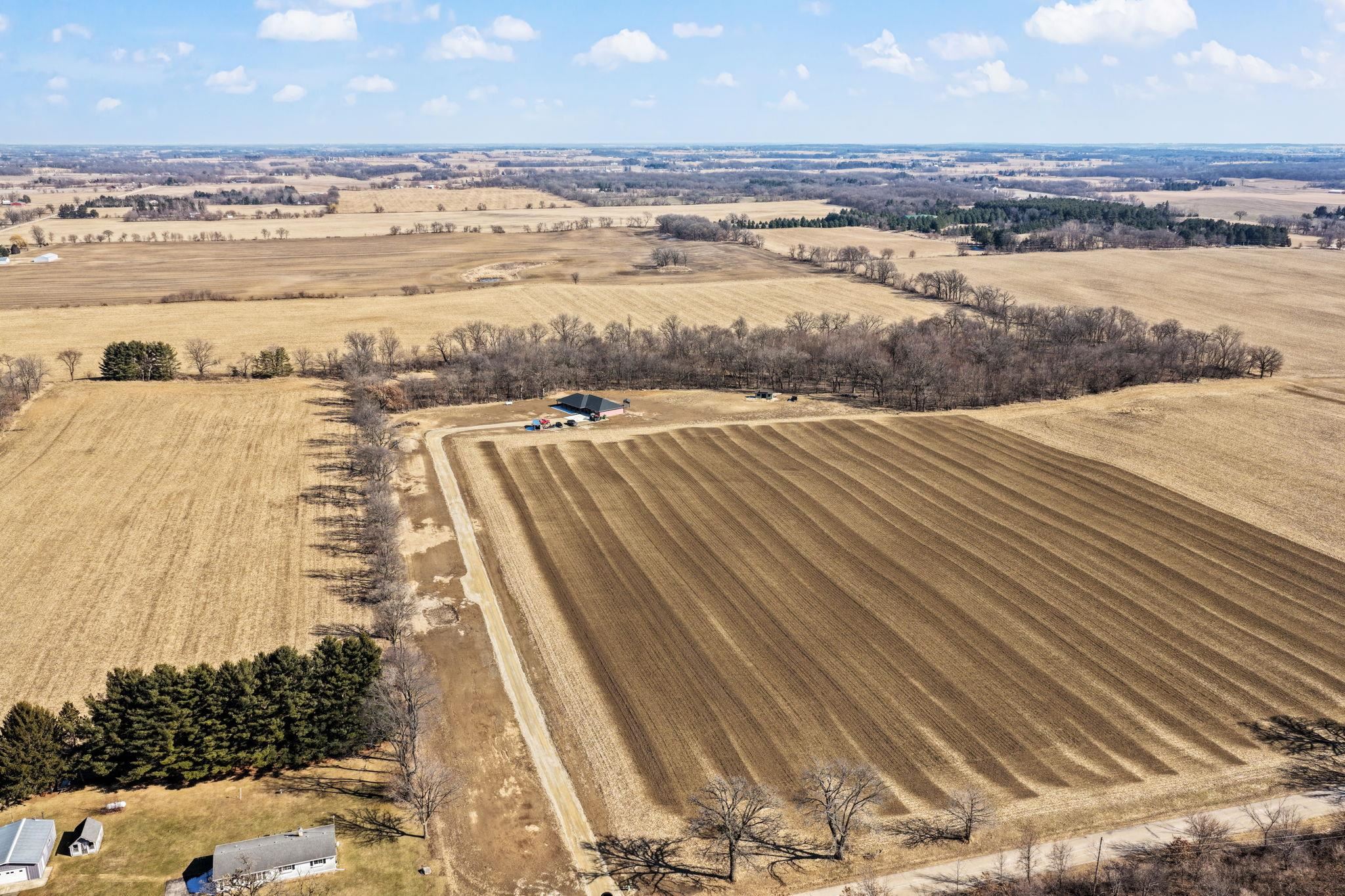 11218 North Crocker Road Brooklyn, WI 53521 - Photo 42 of 46